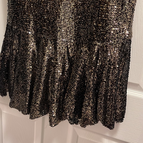Sequinned Black and Gold Skirt - Picture 3 of 4